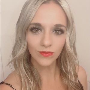 Meet your Posher, Charline